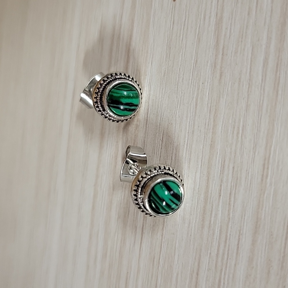 MALACHITE BULLET STUD EARRINGS - Picture 4 of 8